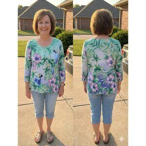 Alfred Dunner Top S Small Green Tropical Parrot Floral Lace Neck 3/4 Sleeve Knit